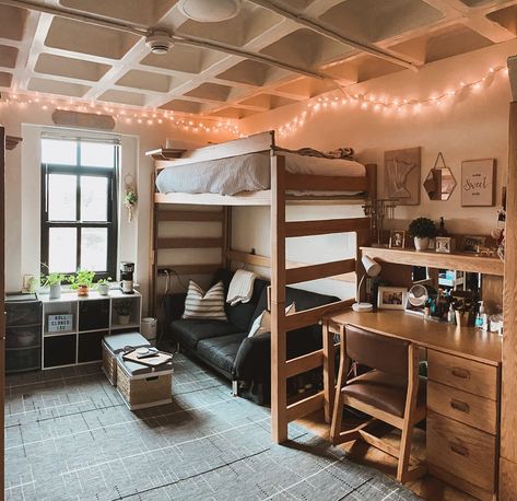 Ucla Dorm, Dorm Couch, College Dorm Bathroom, Dorm Planning, Lofted Bed, Dorm Room Inspo, Dorm Room Layouts, College Dorm Room Inspiration, Dream Dorm Room