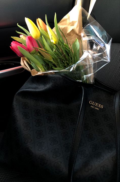 #aesthetic #instagramstories #flowers #tulpen #guess #guessbag #darkfeed Guess Bags Aesthetic, Dark Feeds, Guess Bag, Bag Aesthetic, Guess Bags, Bags Aesthetic, Instagram Story, Tableware, Flowers