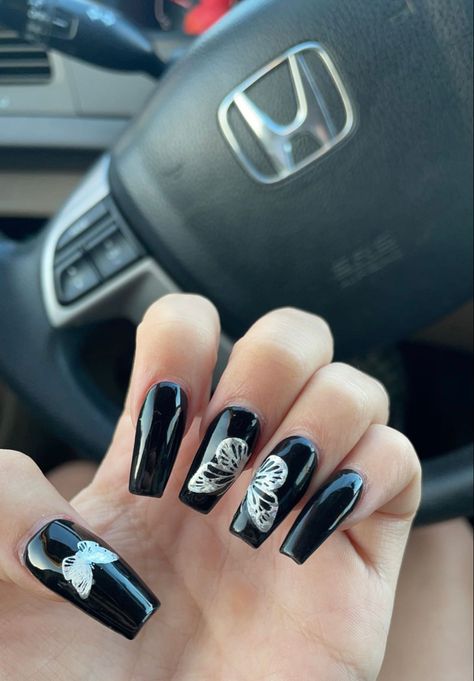 Black Nails With White Butterflies, Black Nails With Butterfly, Butterfly Nails Black, Black Butterfly Nails, Moms Nails, Nail Inspo 2023, Black Silver Nails, Twitter Frases, Silver Nail Designs