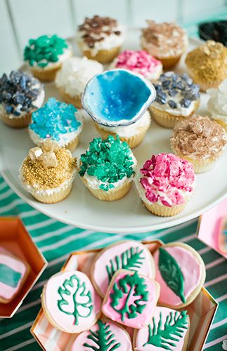 Bright Boho 30th Birthday Party - Inspired by This Gem Cupcakes, Geode Birthday Party Ideas, Geology Birthday Party Food, Boho 30th Birthday Party, Cupcakes Ideas Birthday, Crystal Gem Birthday Party, Geology Themed Birthday Party, Geode Cupcakes, Geology Rock Themed Birthday Party