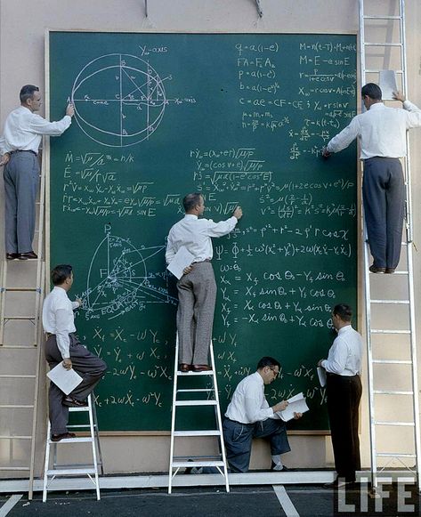 NASA before Powerpoint (c.1960) by J.R. Eyerman for LIFE Magazine Rare Historical Photos, Winter Inspiration, Trigonometry, Louis Armstrong, Foto Tips, Ice Age, Foto Vintage, Samar, Drawing Board