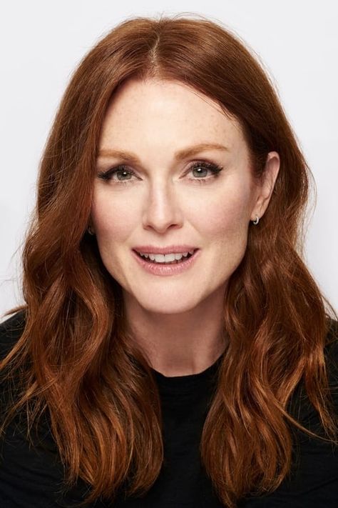 Julie Smith - Julianne Moore Julian Moore, Film Kingsman, Far From Heaven, Julie Smith, Still Alice, Rebecca Miller, Spy Film, Children Of Men, Sharon Osbourne