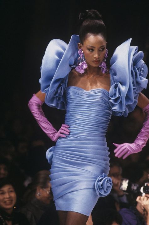 the original supermodels on Tumblr 80s Runway Fashion, 1980s Glamour, Vintage Runway Fashion, 80s Party Dress, Haute Couture Runway, 1980 Fashion, Original Supermodels, High Fashion Editorial, Emanuel Ungaro