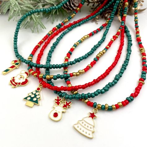 Christmas Beaded Necklace Ideas, Christmas Necklace Beads, Christmas Necklace Ideas, Christmas Seed Bead Bracelets, Christmas Necklace Diy, Christmas Accessories Jewelry, Christmas Beaded Jewelry, Christmas Beaded Necklace, Christmas Jewelry Ideas