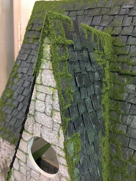 Diy Diorama, Miniature Haunted House, Miniature Houses Diy Cardboard, Hobbit House Diy Miniature, Doll House To Haunted House, Miniature Forest Diy, D&d Diorama, Forest Miniature, Forest Bases Miniature