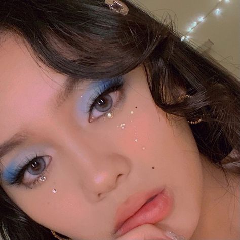 ColourPop Cosmetics on Instagram: “dreamy baby blue look ☁️☁️☁️ wearing: fade into hue shadow palette + crystal face jewels - @jessyluxe” Fade Into Hue Palette, Fade Into Hue, Jessica Vu, Jewel Makeup, Blue Makeup Looks, Rhinestone Makeup, Eye Makeup Styles, Face Jewels, Colourpop Cosmetics