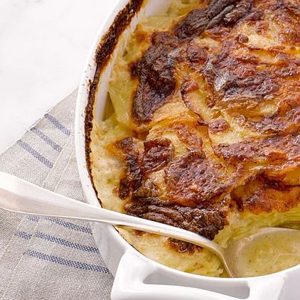 Martha's Scalloped Potatoes Martha Stewart Scalloped Potatoes, Potatoes Anna, Rib Dinner, Thanksgiving Potatoes, Scalloped Potatoes Recipe, Martha Stewart Recipes, Scalloped Potato Recipes, Potato Sides, Holiday Side Dishes