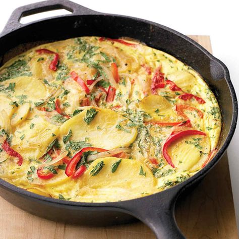 Spanish Tortilla with Bell Pepper Tattoo Food, Spanish Tortilla, Pepper Recipes, Bell Pepper Recipes, Peppers Recipes, Breakfast For Dinner, Iron Skillet, Cast Iron Skillet, Omelet