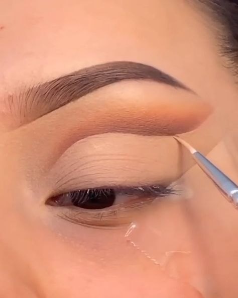 Eye Makeup Glam, Makeup Glam Tutorial, Glam Tutorial, Soft Eye Makeup, Eyebrow Makeup Tutorial, Beginners Eye Makeup, Eye Makeup Techniques, Makeup Tutorial Eyeliner, Makeup Spray