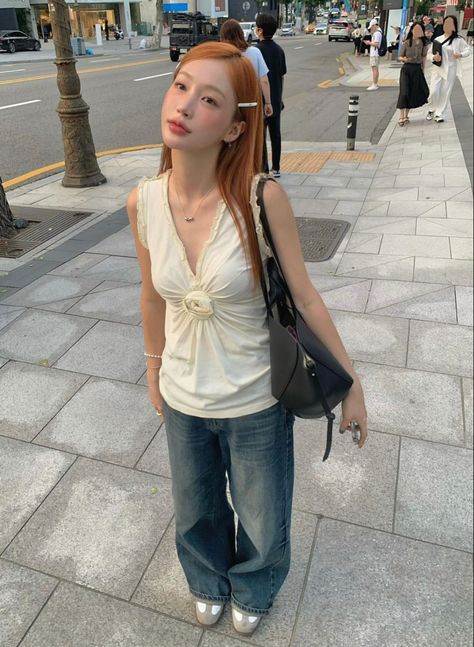 Outfits With Shorts Korean, Korean Fashion 2024, Tokyo Summer Outfit, Summer Korean Outfits Street Styles, Japanese Summer Outfits, Japanese Summer Fashion, Acubi Club, Chinese Douyin, Korean Fashion Grunge