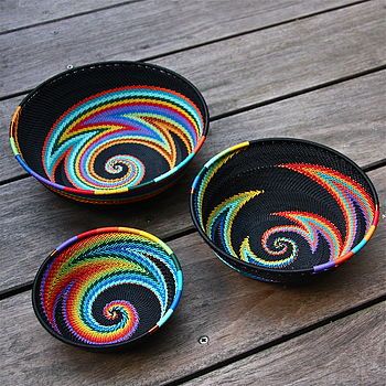 Telephone Wire Crafts, Rainbow Inspiration, Coiled Fabric Bowl, Rope Bowls, Diy Rope Basket, Basket Weaving Diy, Coiled Fabric Basket, Rope Projects, Rope Baskets