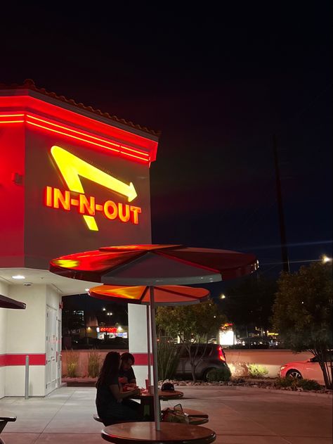 Aesthetic In N Out, In And Out, In N Out Aesthetic, Az Aesthetic, Things To Do In Arizona, In And Out Burger, Cali Trip, In N Out Burger, Inn N Out