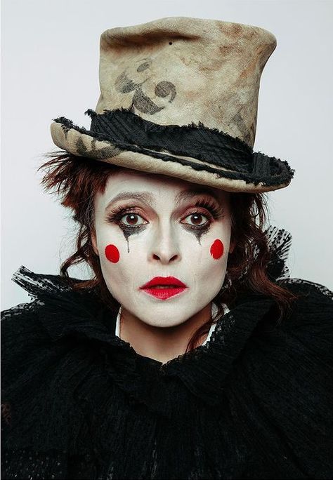 Circus Makeup, Old Circus, Pierrot Clown, Circus Aesthetic, Dark Circus, Female Clown, Martin Parr, Send In The Clowns, Clown Faces