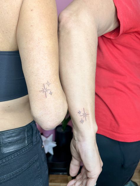 Friend star tattoos, fineline, single needle Matching Stars Tattoo, Friend Star Tattoos, Star Friendship Tattoos, Fineline Star Tattoo, Matching Star Tattoos, 3 Stars Tattoo, Small Bff Tattoos, Bestie Tats, Partner Tattoos