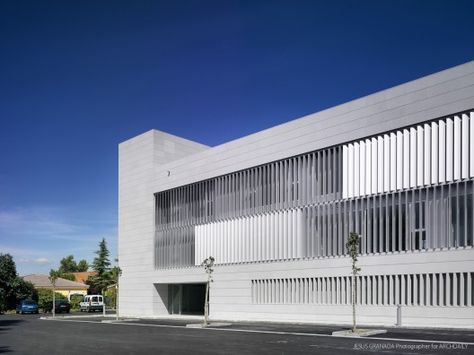 Police Station Architecture, Headquarters Architecture, Wellbeing Space, Granada Spain, Police Station, Furniture Showroom, Main Entrance, Objects Design, Architecture Drawing