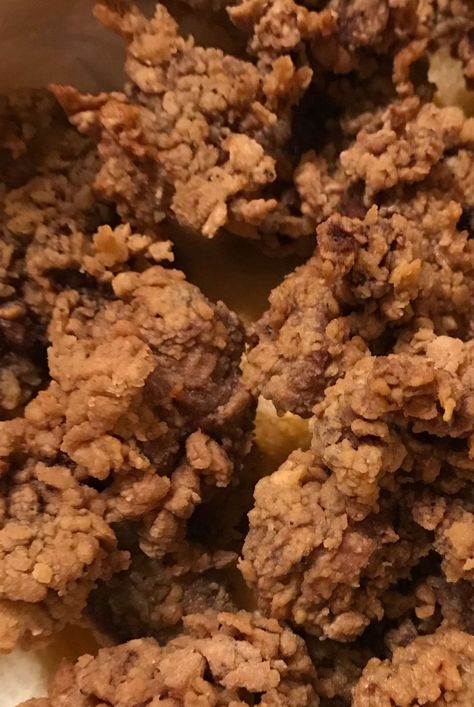 Looking for chicken recipes? Try cooking these southern fried chicken livers. Use garlic-flavored flour to fry the best chicken livers for dinner, an appetizer, or a side dish. #dinnerideas #dinnerrecipes #dinnerdishes #familydinnerideas #chicken #chickenrecipes #friedchicken #friedchickenrecipes Minnie’s Fried Chicken, Baked Chicken Livers Recipes, Chicken Liver Recipes Air Fryer, Fried Chicken Livers And Onions, Fried Liver Recipes, Air Fried Chicken Livers, How To Fry Chicken Livers, Chicken Livers Wrapped In Bacon, Chicken Liver Recipes Fried