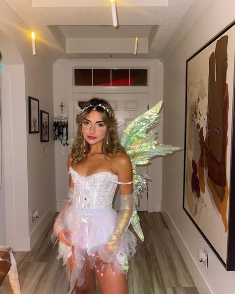 🌈 on Instagram: “did you believe in fairies before this post🧚‍♀️ happy happy halloween” Hot Fairy Costume, Halloween Costume Ideas Fairy, White Corset Costume, Corset Halloween Costumes, Tinkerbell Costume, Character Halloween Costumes, Believe In Fairies, Carnaval Tenerife, Fairy Halloween