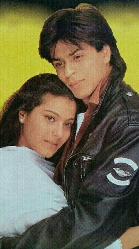 Pather Panchali, Srk Kajol, Dilwale Dulhania Le Jayenge, Andaz Apna Apna, Best Movies Of All Time, Shahrukh Khan And Kajol, Srk Movies, Vintage Bollywood Aesthetic, Movies Of All Time