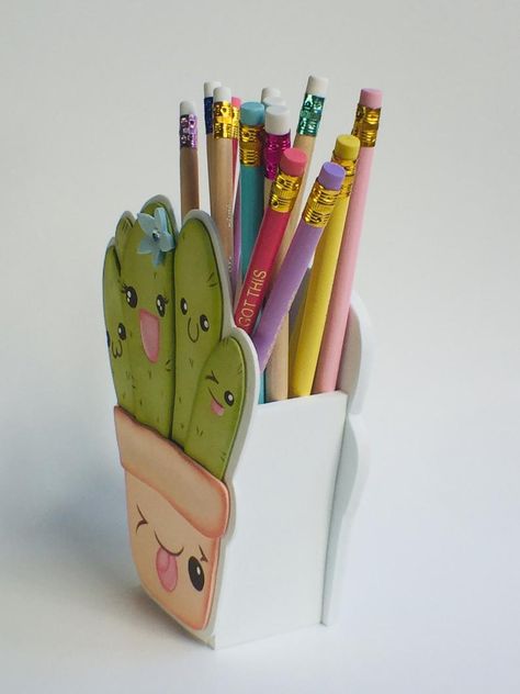 Pen Holder Diy, Kawaii Pencil, Diy Pencil Holder, Cactus Embroidery, Locker Accessories, Board Game Geek, Diy Holder, Art N Craft, Diy Cardboard