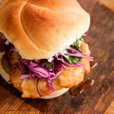 Spicy Fried Chicken Sandwich (Pioneer Woman) @keyingredient #honey #chicken #sandwich #bread Spicy Fried Chicken Sandwich, Fried Chicken Sandwich Recipe, Ree Drummond Recipes, Chicken Sandwich Recipe, Pioneer Woman Ree Drummond, Spicy Fried Chicken, Spicy Chicken Sandwiches, Chicken Sandwich Recipes, Bbq Chicken Pizza