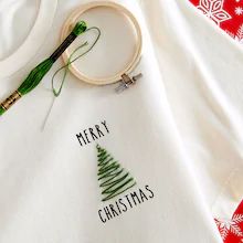 Christmas Shirt Embroidery, Knitting Embellishments, Christmas Embroidery Ideas, Holiday Embroidery, Xmas Deco, Embroidery Tshirt, Christmas Embroidery Designs, Embroidery Sweater, Embroidery Christmas