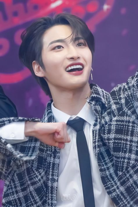 stars in his eyes 🥺 Seonghwa Boba Eyes, Seonghwa Smiling, Seonghwa Eyes, Ateez Smiling, Seong Hwa, Eyes Wallpaper, Fandom Kpop, Park Seong-hwa, Park Seonghwa