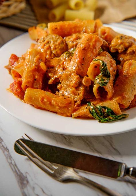 Rigatoni Pasta In A Creamy Vodka Sauce - DadsPantry Hot Italian Sausage Recipes, Pork Mince Recipes, Vodka Sauce Recipe, Nigella Lawson Recipes, Italian Chicken Sausage, Italian Sausage Recipes, Mince Recipes, Hot Italian Sausage, Vodka Sauce