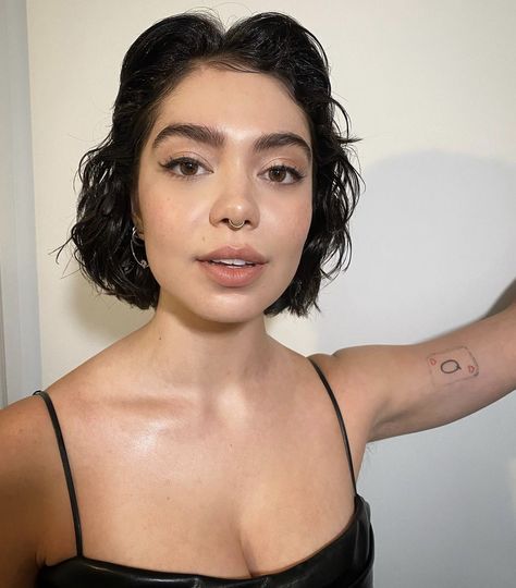 Auli'i Cravalho Short Hair, Auili Cravahlo, Aj Campos, Aulii Cravalho, Auli'i Cravalho, Lover Girl, A J, Makeup Inspo, Celebrity Crush