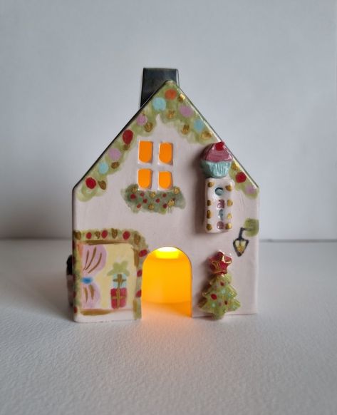 Ceramic Christmas Tea Light Holders, Candle Holders Ceramic Handmade Pottery, Clay House Candle Holder, Tea Light Holder Ceramic, Ceramic Nativity Set Handmade, Stuff To Make With Air Dry Clay, Christmas Candle Diy, Ceramic Houses Pottery, Clay Tea Light Holder