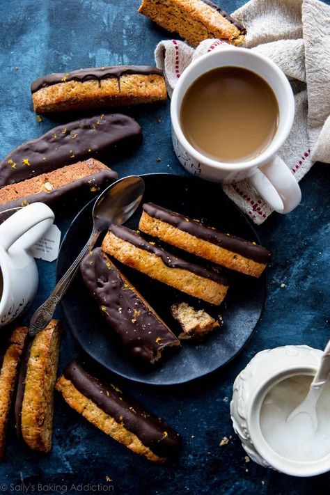 46 Festive Christmas Cookies To Bake This Holiday Season Chocolate Orange Biscotti, Best Biscotti Recipe, Orange Biscotti, Dark Chocolate Orange, Ultimate Cookies, Sally's Baking, Biscotti Cookies, Almond Biscotti, Biscotti Recipe