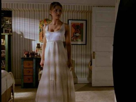 Ranking The Seasons Of "Buffy The Vampire Slayer" From Worst To Best Buffy Dress, Buffy Style, White Prom, Buffy Summers, Mini Skirt Dress, White Prom Dress, Dress Images, Buffy The Vampire, Cute Crop Tops