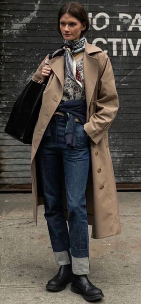 Trench Coat Street Style 2023, Street Style Trends 2023 Spring, 2023 Paris Street Style, Paris Street Style Spring 2023, Jeans Street Style 2023, Spring 2023 Fashion Trends Street Style, London Street Style 2023, Milan Street Style 2023, Fall 2023 Fashion Trends Street Style