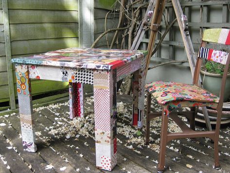 sewhungryhippie: Mod Podge Photo Collage Table & scrapbuster Chair Mod Podge Furniture, Collage Table, Bright Paint Colors, Old Tables, Lack Table, Photo Table, Mod Podge Crafts, Outdoor Table Tops, Decoupage Furniture