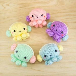 Crocheted Stuffed Animals, Octopus Crochet Pattern, Baby Octopus, Confection Au Crochet, Crochet Octopus, Pola Amigurumi, Kawaii Crochet, Crochet Simple, Crochet Amigurumi Free