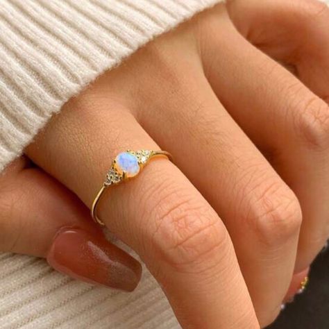 Opal ring gold