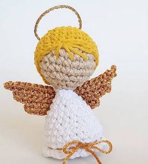 PATRONES AMIGURUMI GRATIS: PATRON GRATIS ANGEL AMIGURUMI 47375 👼🏼 Crochet Angels, Crochet Angel, Xmas Deco, Angel Crafts, Christmas Knitting Patterns, Amigurumi Free Pattern, Christmas Knitting, Crochet Dolls, Amigurumi Doll