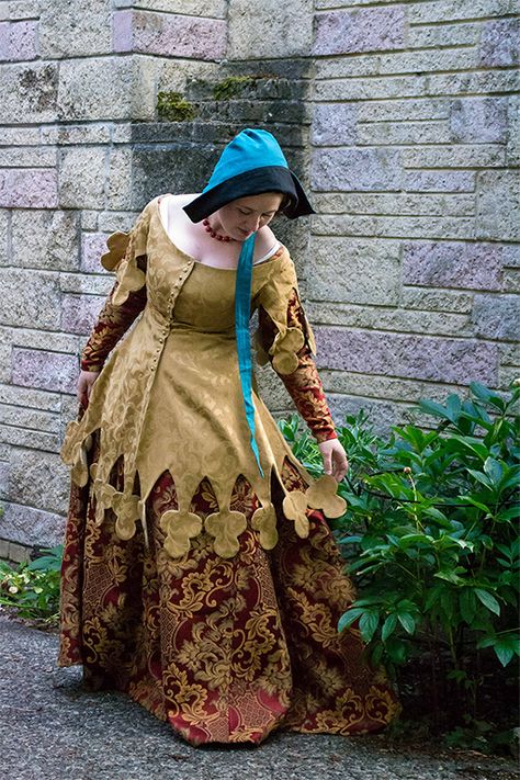 14th Century Dress, Morgan Donner, 14th Century Fashion, 14th Century Clothing, 15th Century Clothing, Sca Costumes, Sca Garb, Medieval Garb, Medieval Clothes