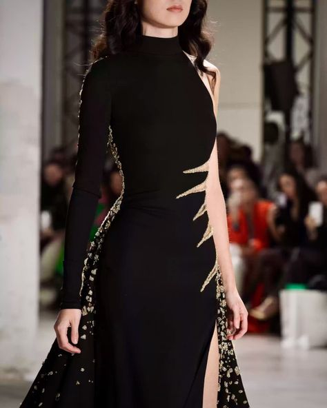 #tonywardcouture#2023#details Tony Ward Couture, Fashion Collection Inspiration, 2023 Couture, 90s Runway Fashion, Tony Ward, Abaya Designs, Event Outfit, Spring Summer 2023, Grad Dresses