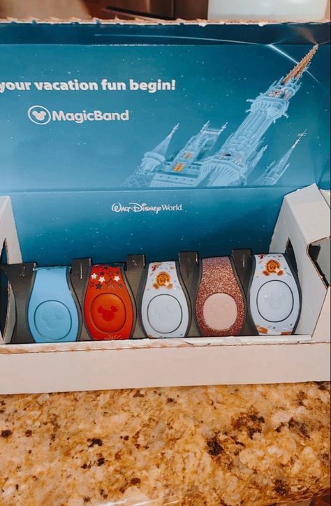 Disney On A Budget, Disney Magic Bands, Family Disney Trip, Magic Castle, Baby Learning Activities, Magic Bands, Card Tricks, Disney World Tips And Tricks, Disney S