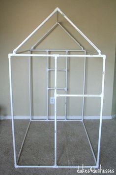 how to use pvc pipe to make a playhouse Pvc Fort, Pvc Pipe Tent, Pvc Playhouse, Cat Patios, Diy Projects Pvc Pipes, Celebrities Tattoos, Man Garage, Cat Enclosures, Pvc Pipe Crafts