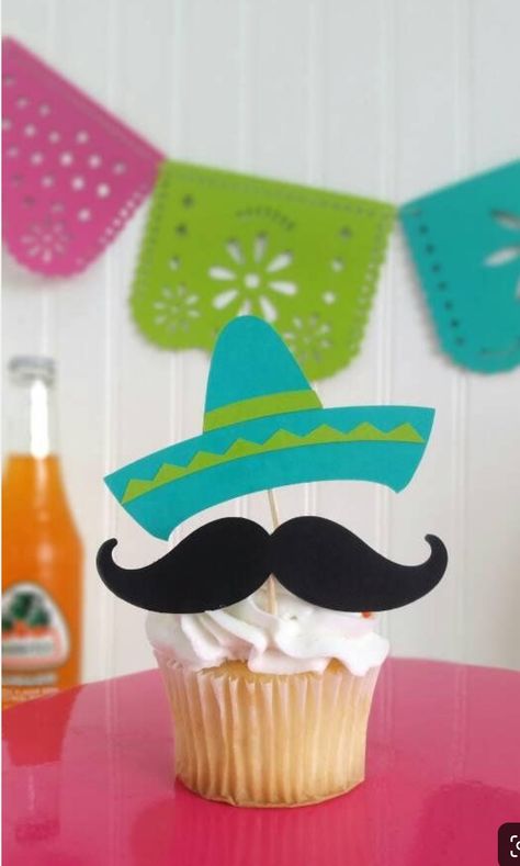 30th Birthday Party Themes, Mexican Birthday Parties, Mexican Party Decorations, Mexican Birthday, Fiesta Theme Party, Polka Dot Party, Taco Party, Fiesta Theme, Fiesta Birthday