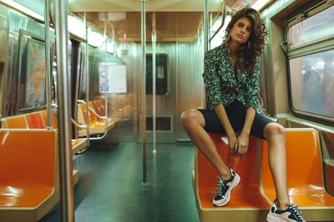 Antonina Petkovic Poses In Subway Styles for Harper's Bazaar Subway Fashion, Subway Photoshoot, Ny Subway, Subway Style, City Shoot, High Fashion Photography, Subway Train, Creative Photoshoot Ideas, U Bahn