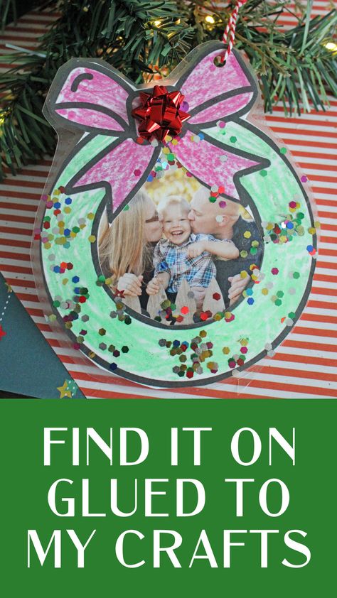 Christmas Wreath Photo Ornament Classroom Christmas Decorations Diy, Wreath Picture Ornaments For Kids, Ornament Frame Diy, Wreath Ornaments For Kids, Picture Frame Ornaments Diy Kids, Preschool Ornament Craft With Picture, Kid Picture Ornaments Diy, Kids Picture Ornament Craft, Christmas Ornaments Preschool