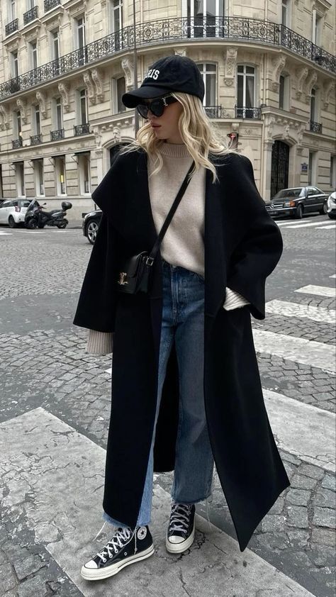 Marine Diet, Eurotrip Outfits, Black Coat Outfit, Nyc Outfits, New York Outfits, Skandinavian Fashion, London Outfit, Winter Fashion Outfits Casual, Europe Outfits