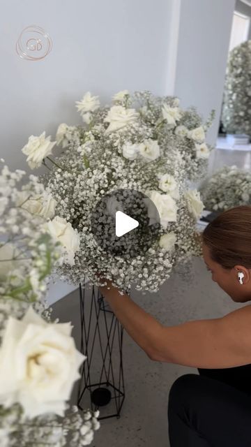 Black And White Centerpieces, Modern Wedding Centerpieces, Bella Wedding, Baby S Breath, Wedding Centerpieces Diy, Wedding Stylist, Black And White Wedding, 10k Views, Flower Spray