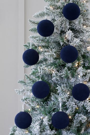 Christmas Tree Blue Theme, Blue And Silver Christmas Decor Ideas, Christmas Tree Ideas Navy Blue, Dark Blue Christmas Decor, Navy Christmas Decor, Navy Blue Christmas Decor, Blue Christmas Aesthetic, Navy Blue Christmas Tree, Dark Blue Christmas