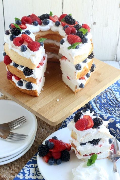 This showstopping Angel Food Cake with Berries takes ONLY 15 minutes to put together! WOW your guests with this amazing and delicious 4th of July Cake Idea or serve for any occasion! Patriotic Cake, Goat Cheese Dip, Fourth Of July Cakes, Baked Goat Cheese, Honey Glazed Ham, 4th Of July Cake, Dark Chocolate Cakes, Angel Food Cake, Food Cake