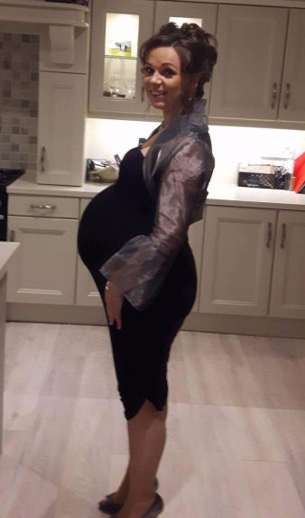 Stop the bump shaming - pregnant women have enough to worry about without comments on the size of their bump (either big or small). Let's just agree to stop this now, yes? Your Body Is A Temple, Letter To My Daughter, Mum Life, Pregnancy Announcements, Body Is A Temple, The Bump, Happy Kids, Pregnancy Announcement, Pregnant Women