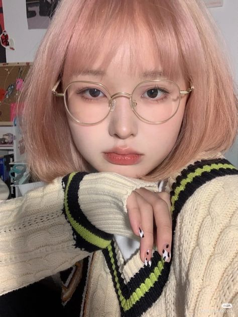 Colors For Hair, Pink Peach Hair, Peach Hair Colors, Korean Hair Color, Pastel Pink Hair, Dyed Hair Inspiration, Hair Color Pink, Funky Hairstyles, Hair Stylies