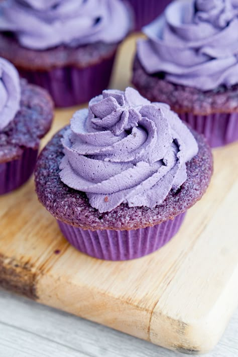 Easy Ube Cupcakes with Ube Whipped Cream - Mochi Mommy Ube Cupcake Recipe, Ube Halaya Recipe, Ube Cupcakes, Ube Dessert Recipe, Ube Extract, Ube Dessert, Purple Foods, Cream Mochi, Ube Halaya